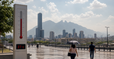 Representación editorial generada con IA sobre NL refuerza vigilancia ante calor de hasta 37 °C en Monterrey este miércoles.