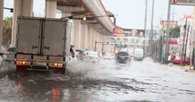 Encharcamientos por lluvias en Avenida Universidad, Nuevo León