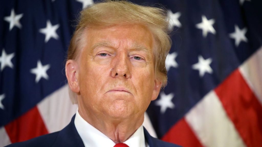 Donald Trump habla de Irán, Los Ángeles y San Diego durante un mitin en Nebraska