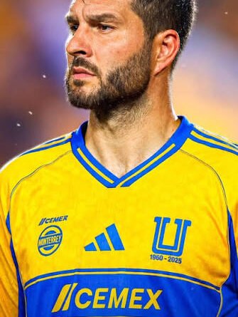 Imagen de André-Pierre Gignac para la nota de Monterrey News sobre su futuro tras salir de Tigres en 2026.