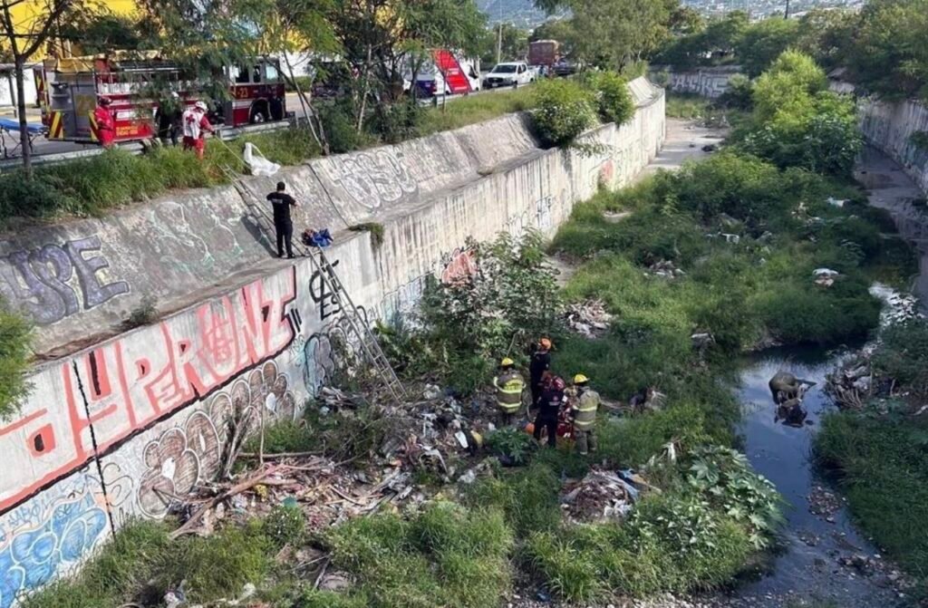 Imagen ilustrativa de búsqueda y rescate en un cauce urbano