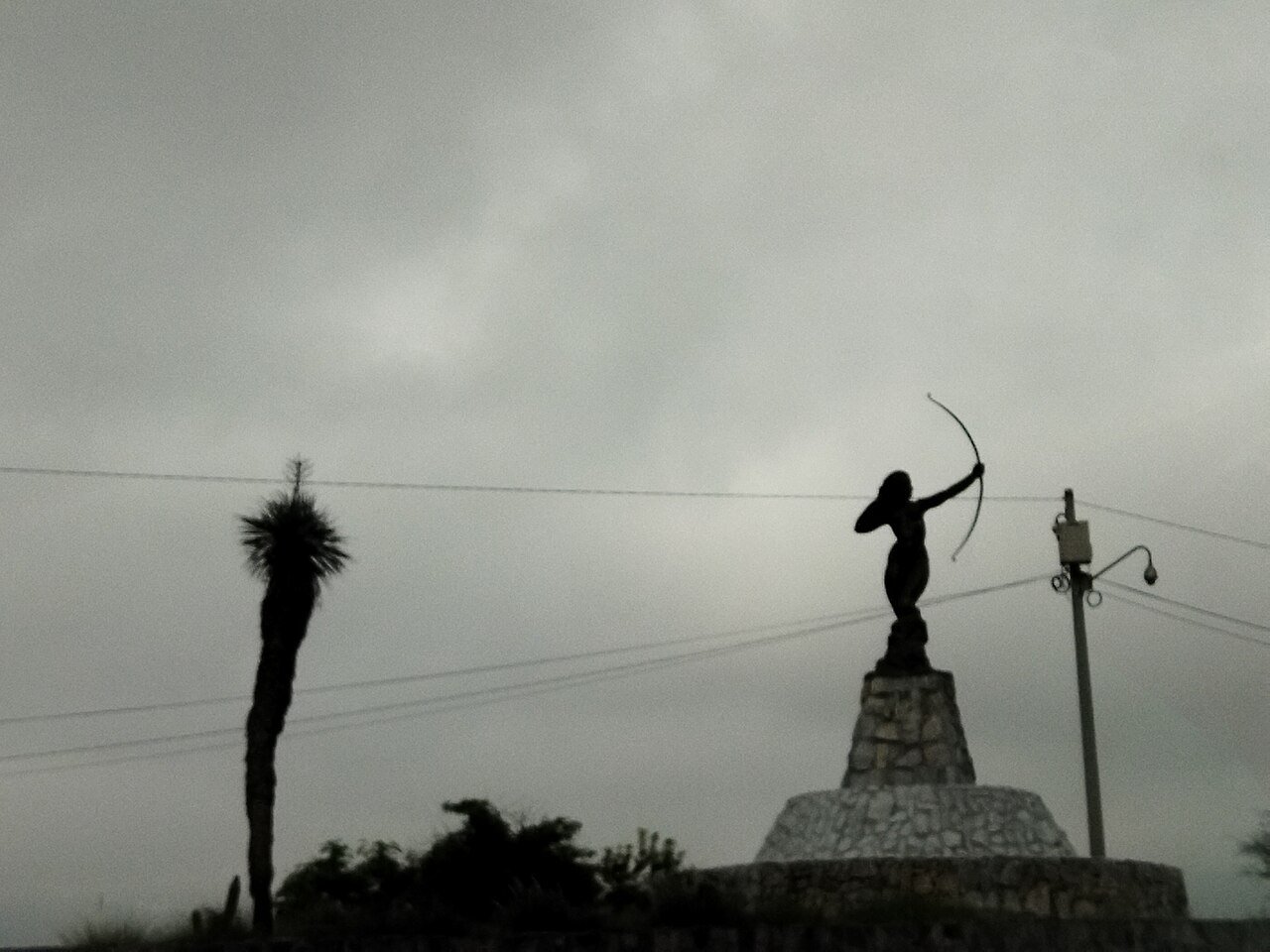 Vista de la Diana Cazadora sobre avenida Gómez Morín en San Pedro Garza García; imagen de archivo de 2024