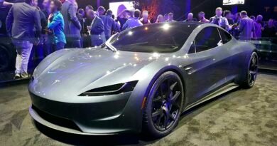 Prototipo del Tesla Roadster de segunda generación exhibido en su presentación de 2017